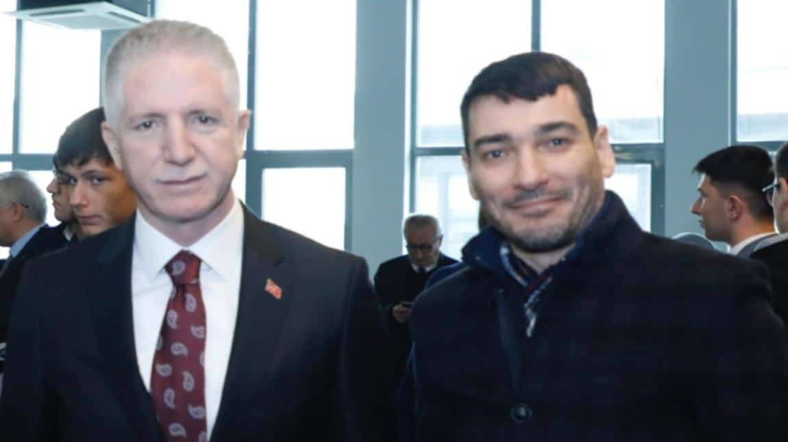 İstanbul Valisi Sayın Davut GÜL ve Çatalca Oklalı ilk ve ortaokulu müdürü Alpaslan AKA